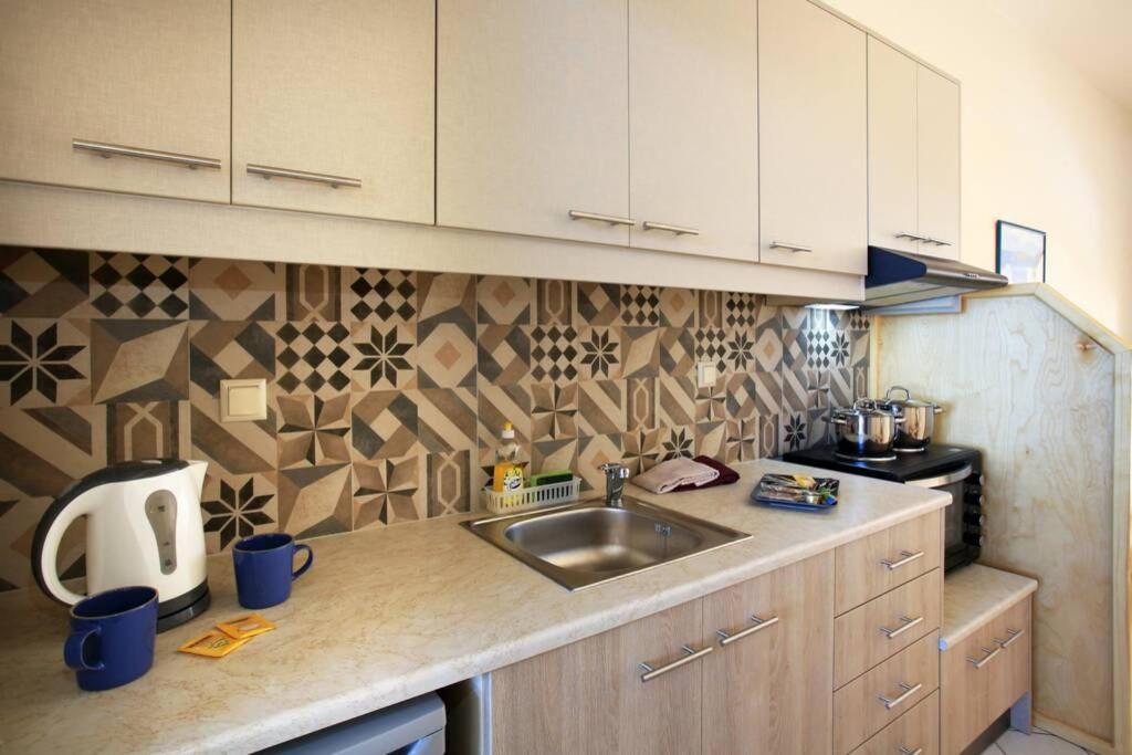 Flokos. Lazy Days, Balmy Nights On The Seafront Apartment Kokkini Hani